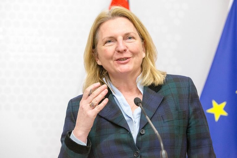 Warum ist Karin Kneissl geschieden? Die Hintergründe ihrer Trennung Warum ist Karin Kneissl geschieden
